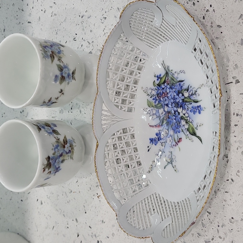 Tapio Porceline Basket and 2 egg cups